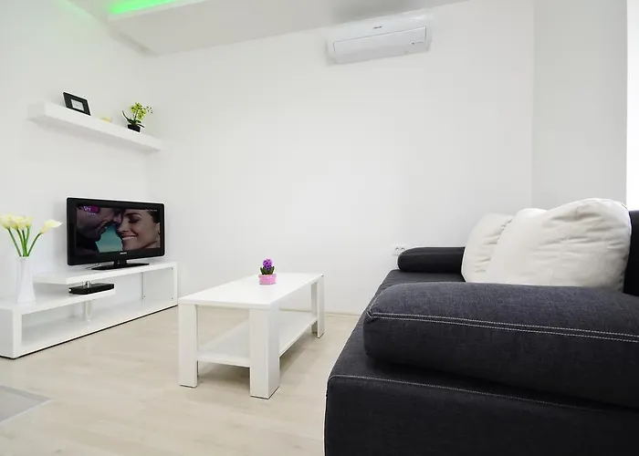 Bed & Breakfast Borovac 3*