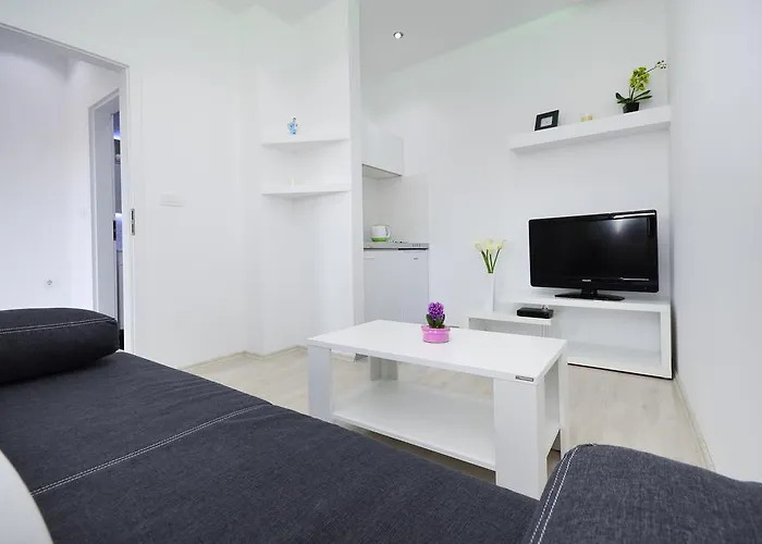 Borovac Bed & Breakfast 3*